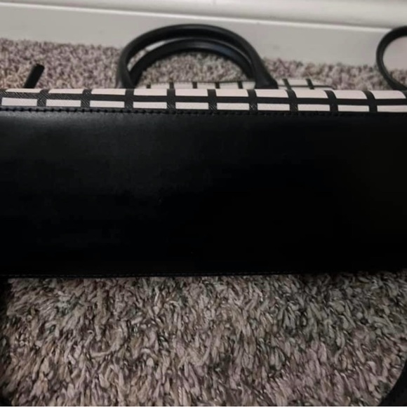 ♠️🤍Kate Spade Bag🤍♠️ - Picture 6 of 9